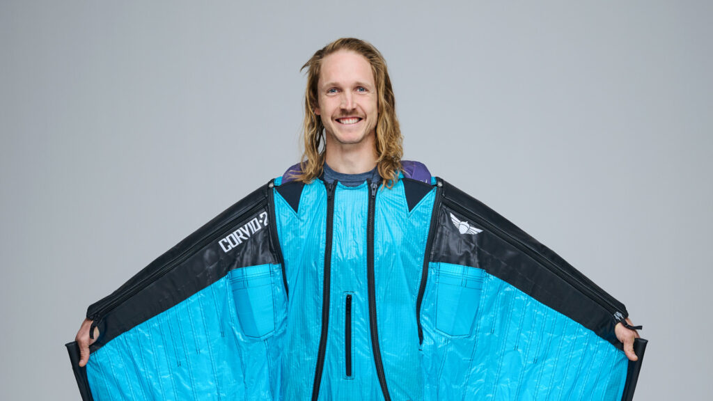 Niklas Winter in Wingsuit